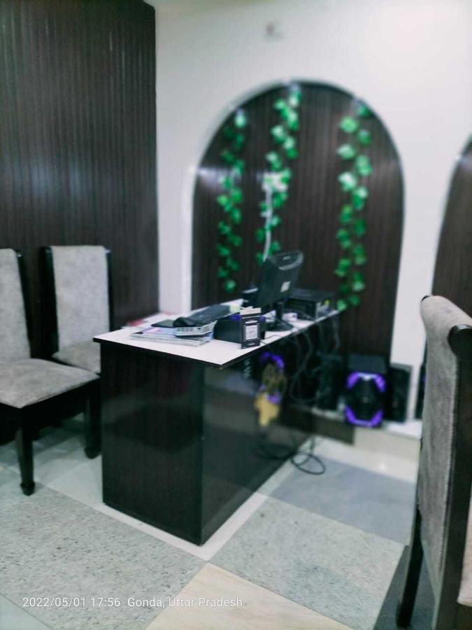 Oyo Mosaic Hotel And Restaurant Gonda Ngoại thất bức ảnh