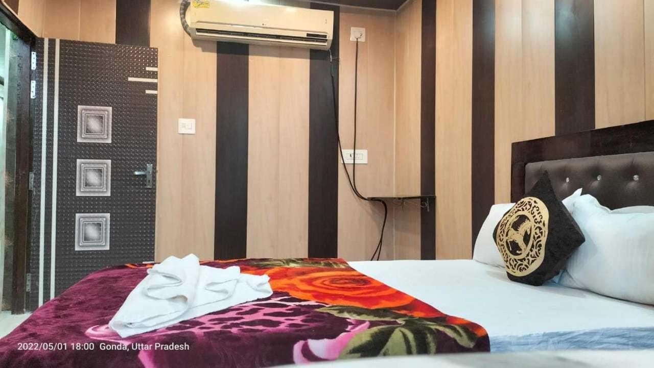 Oyo Mosaic Hotel And Restaurant Gonda Ngoại thất bức ảnh