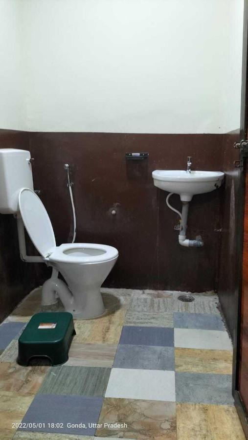 Oyo Mosaic Hotel And Restaurant Gonda Ngoại thất bức ảnh